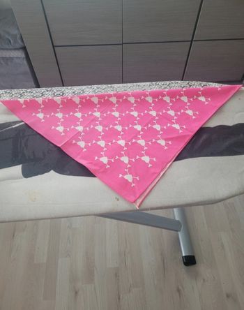 Bandana rose fluo coeur squelette