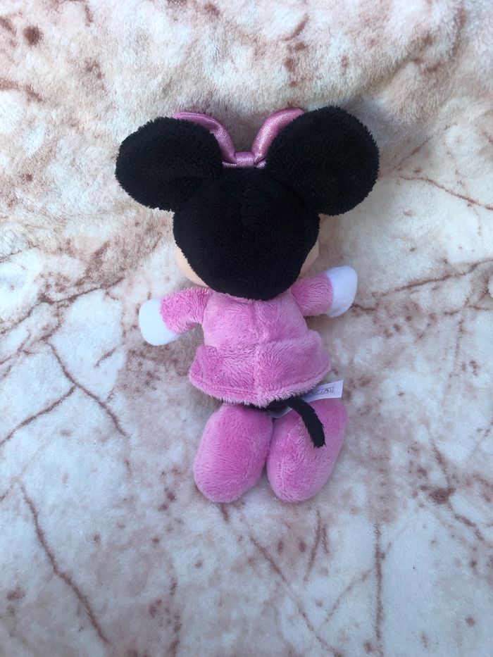 Doudou peluche Minnie robe rose noeud rose paillettes Disney Nicotoy - photo numéro 2