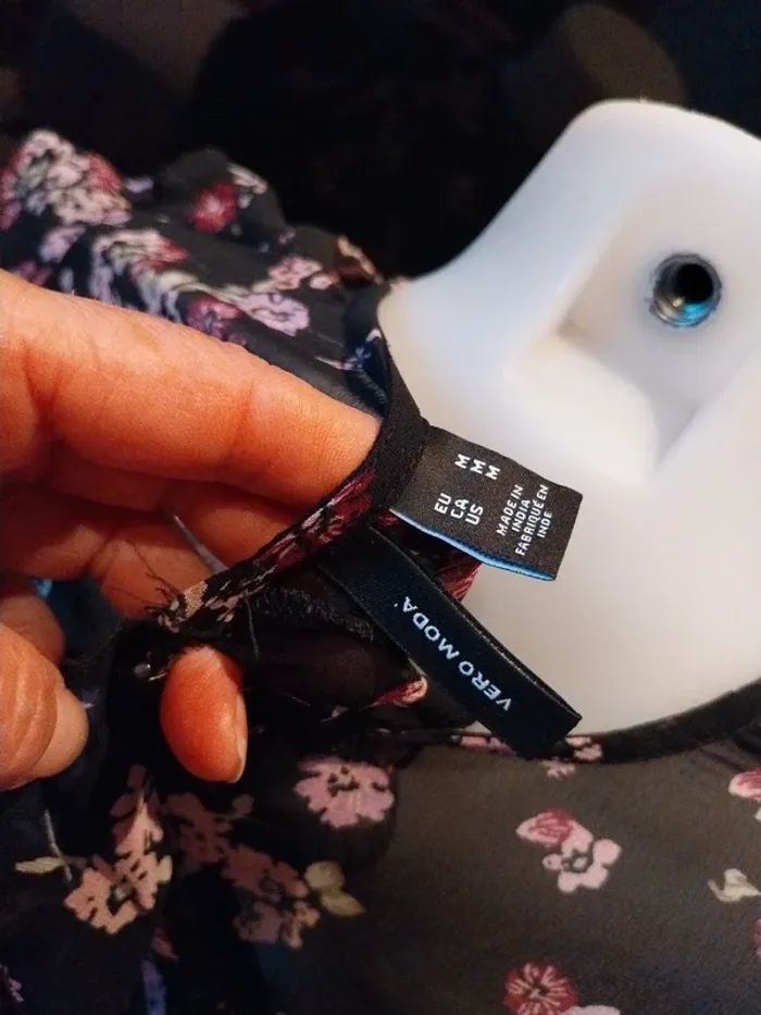 Joli blouse fleuri taille M vero moda - photo numéro 6