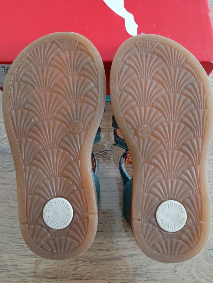 Babybotte neuves pour fille en taille 22 - photo numéro 5