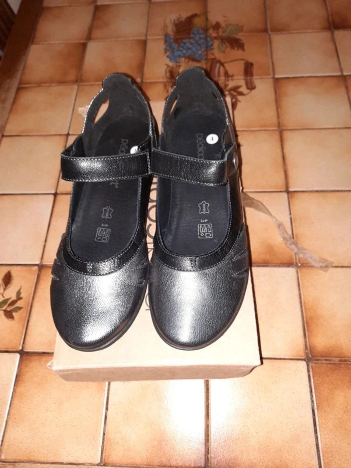 Salomés cuir bicolore – pointure 37 – largeur 4 – Pédiconfort