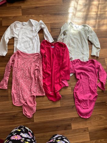 Lot de 5 bodys tachés