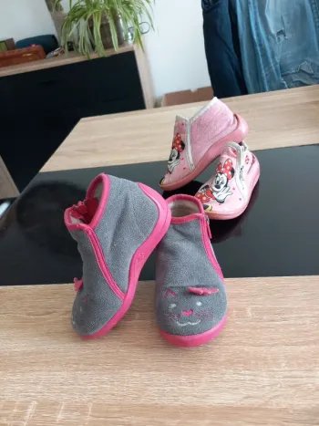 Lot chaussons fille 23/24
