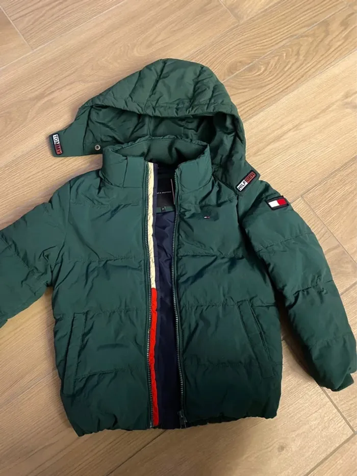Veste chaude tommy Hilfiger 7 ans