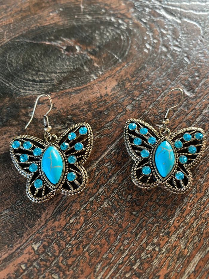 Magnifique paire de boucles d’oreilles papillons avec strass et turquoise - photo numéro 3
