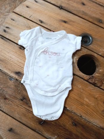 Body taille 1 mois de la marque Gémo