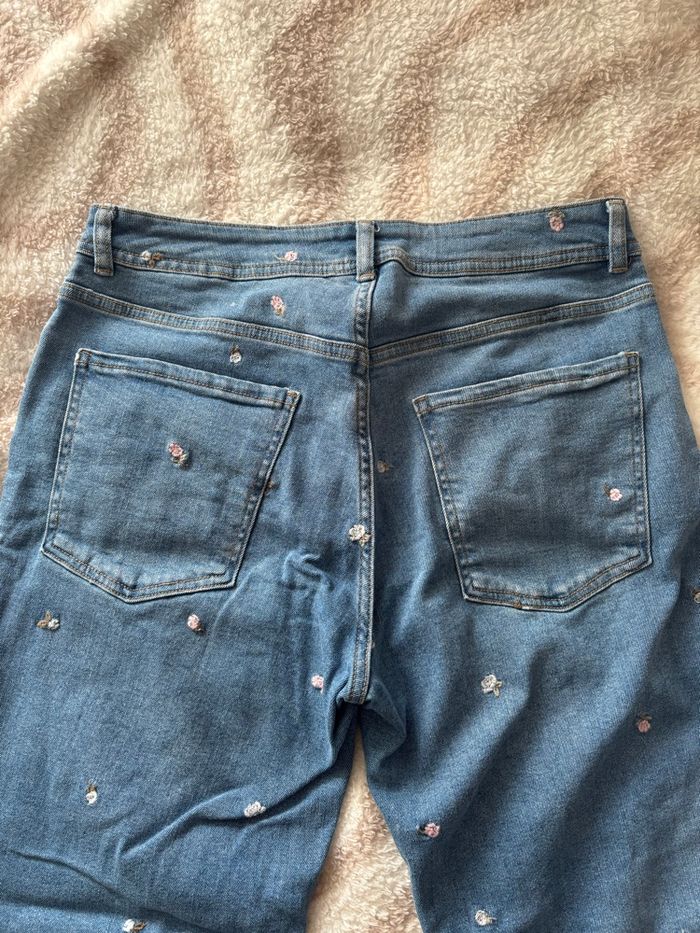 Jean broderies fleurs - photo numéro 2