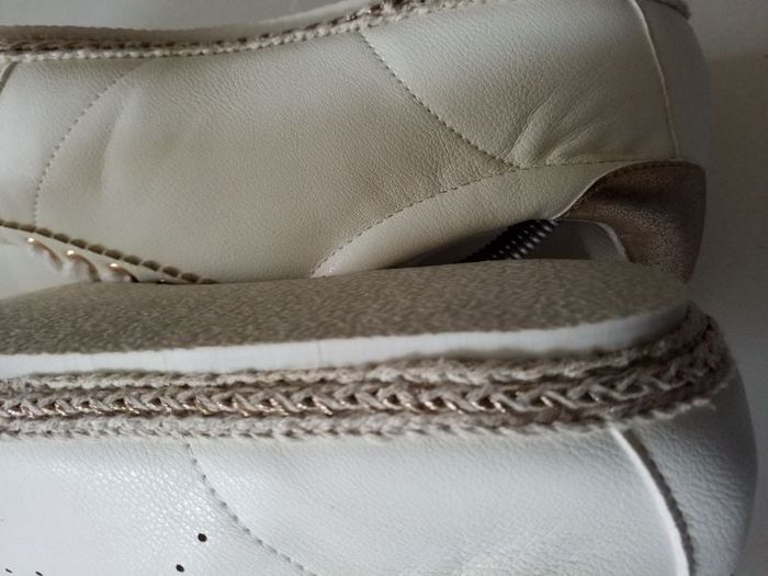 Basket similicuir beige semelles doré pointure 41 neuve