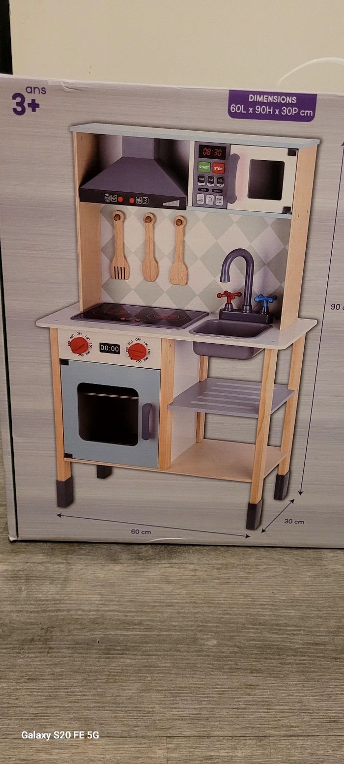 Cuisine en bois pour enfant - photo numéro 2