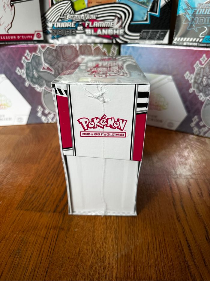 Pokémon ETB flamme blanche - photo numéro 2