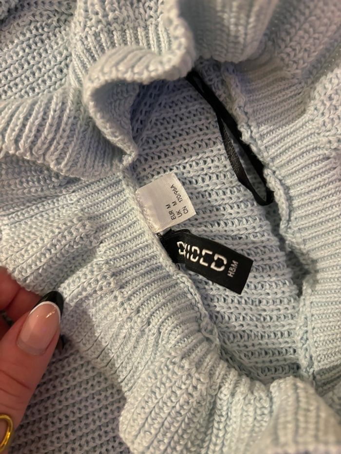 Pull bleu col et blanche bouffantes - photo numéro 2