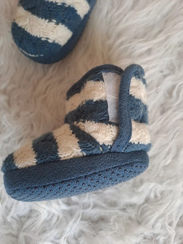 Chaussons bébé / bottines 0/6 mois - photo numéro 4