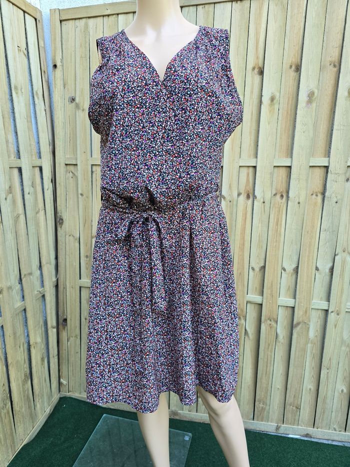 Robe motif liberty taille 44/46 - photo numéro 5