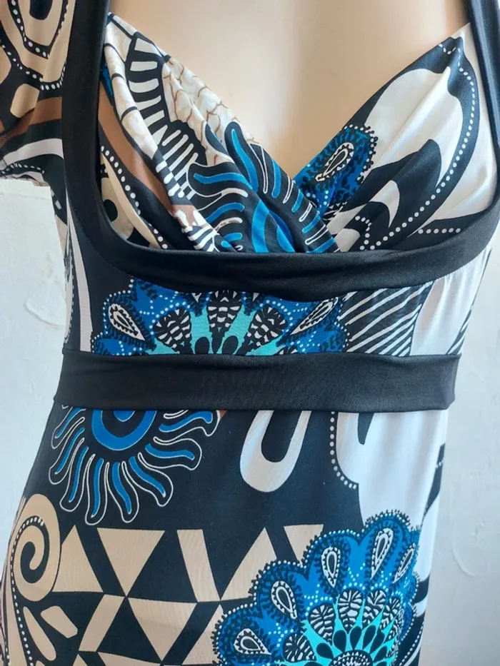 Robe légère imprimé graphique décolleté drapé – Taille 2 - photo numéro 4