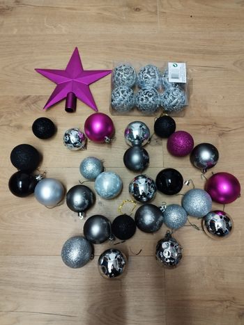 Lot de boules de Noël