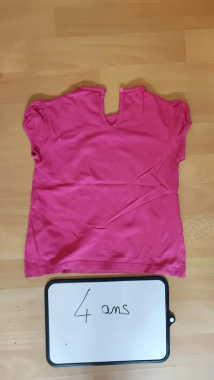 T-shirt taille 4 ans - photo numéro 2