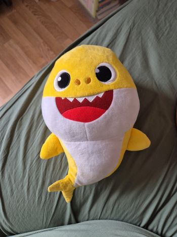 Baby shark musicale pile a changer