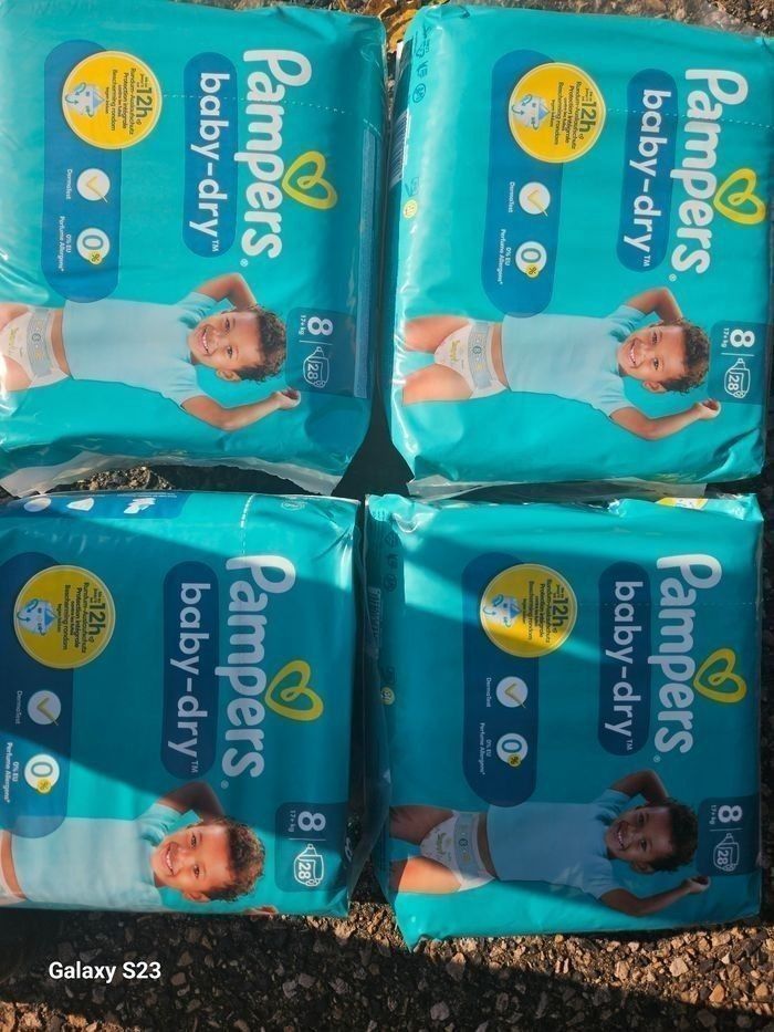 Lot couches Pampers taille 8 - photo numéro 2