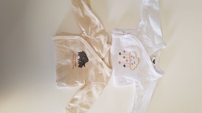 Lot 2 bodies manches longues 1mois