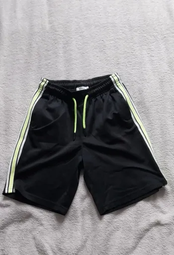 Short 8 ans
