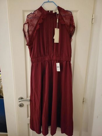 Robe neuve bordeaux