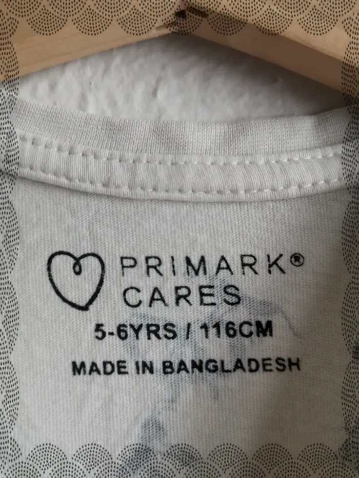 T shirt Primark 5/6 ans - photo numéro 4