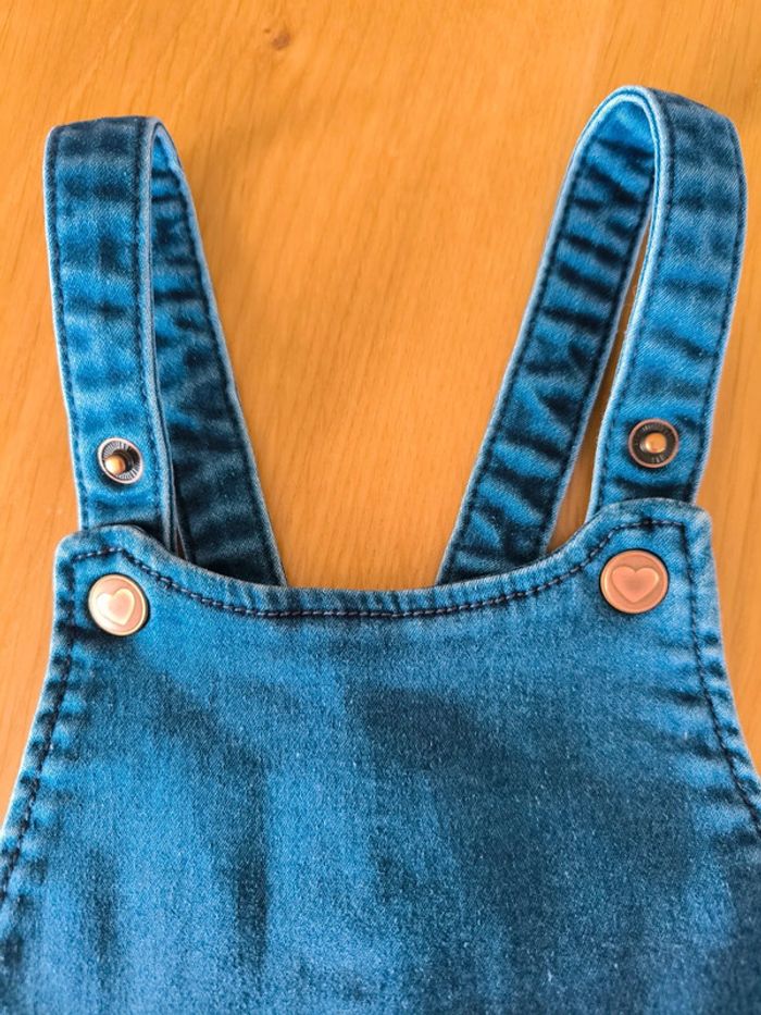 Robe salopette en jean taille 3 ans - photo numéro 2
