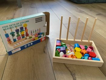 Jeu de perles  à empiler en bois style montessori 