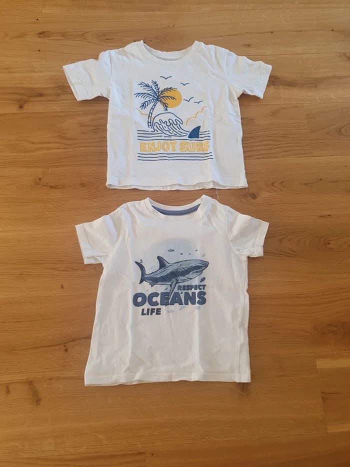 2 t.shirts