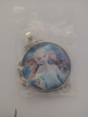 Collier neuf princesse Disney reine des neiges