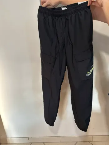 Cargo nike noir neuf avec étiquette XS