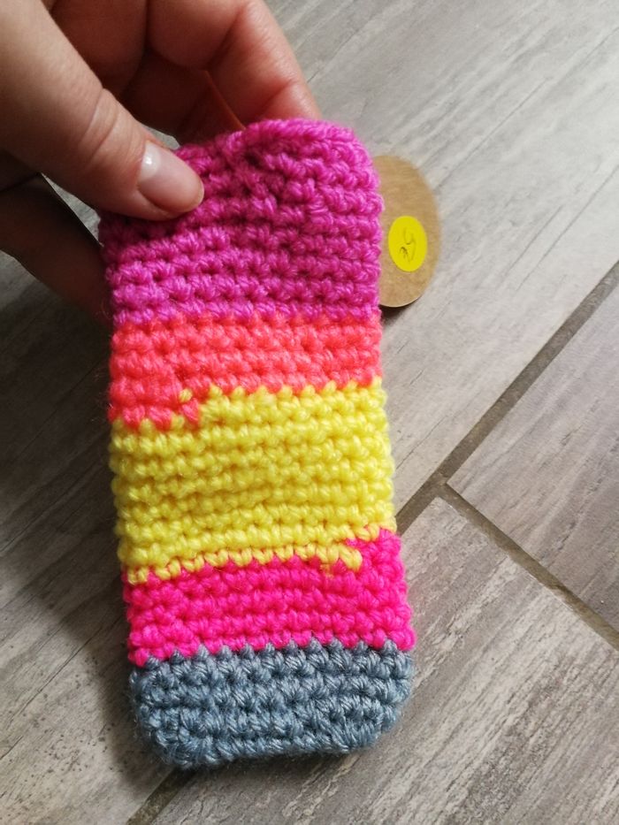 Etui à lunettes en acrylique jaune et rose rayé - photo numéro 4