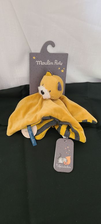 Moulin Roty Doudou chat moutarde Lulu Les Moustaches