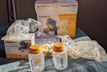 Medela Set tire-lait avec téterelles de 21 + 24mm