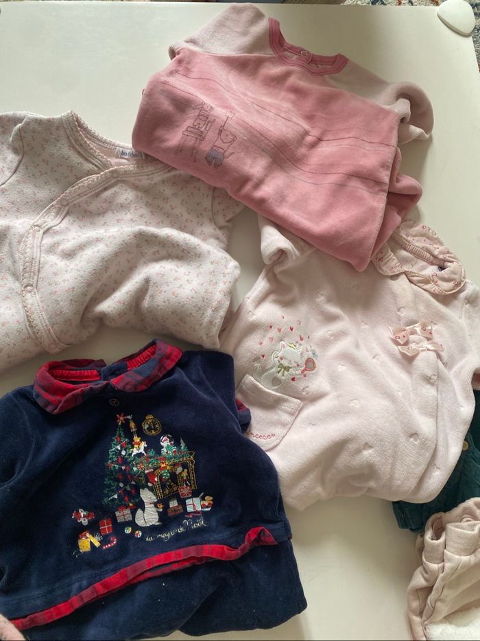 Lot vêtements fille 6 mois - photo numéro 2