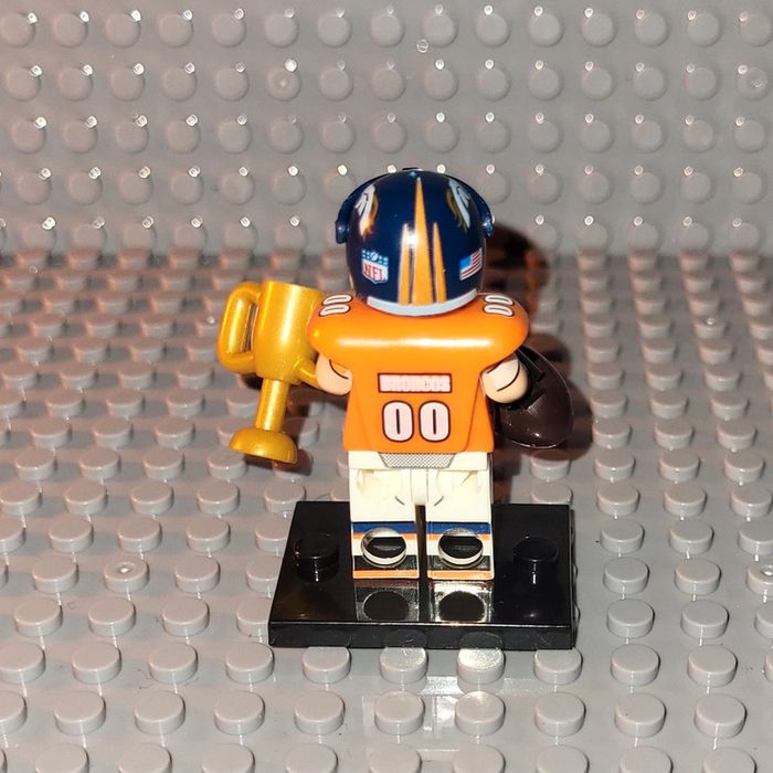 Minifigure / Figurine 🏈 NFL - Football Américain 🏈 Broncos de Denver - photo numéro 3