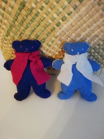 Lot de deux petit ourson en feutrine.