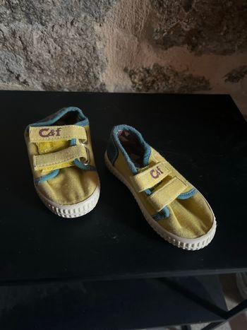 Chaussure jaune 22