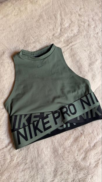 Nike performance top fitness taille XS