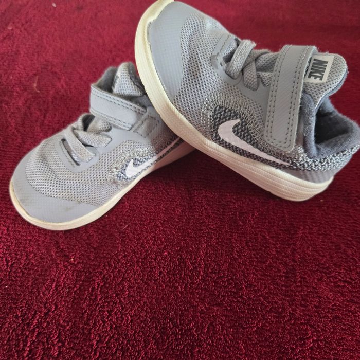 Petite chaussure baby - photo numéro 2
