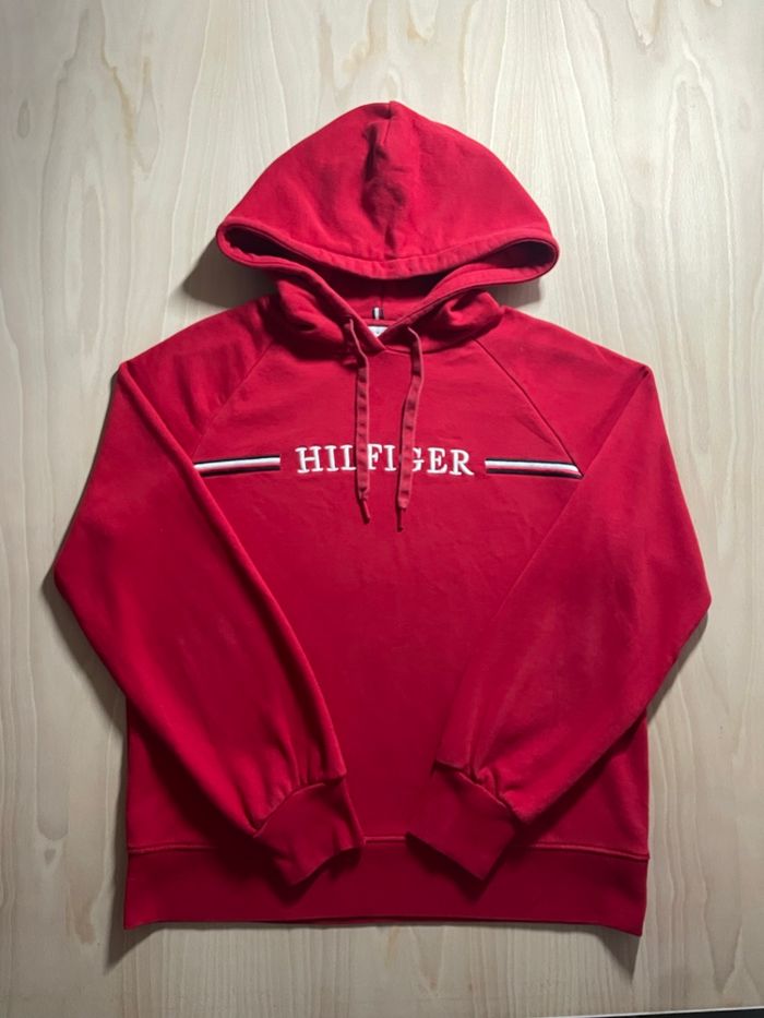 Sweat a capuche rouge