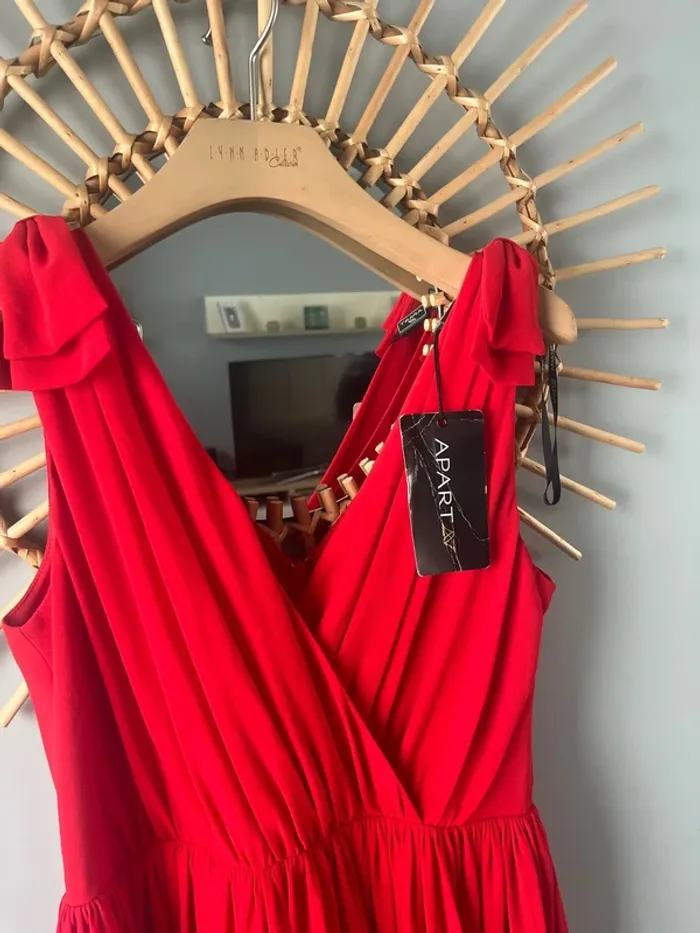 Robe rouge de soirée marque Apart neuve avec étiquette taille 38 - photo numéro 4