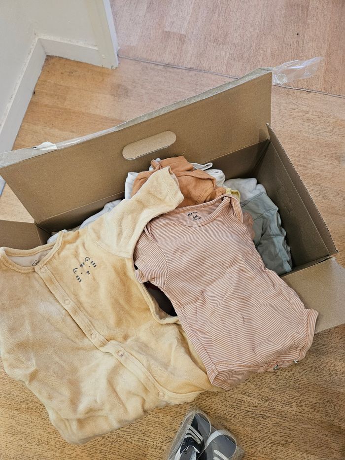 Lot de vetement 6mois - photo numéro 2