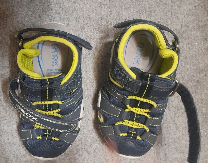 CHAUSSURES GEOX TAILLE 22 SCRATCH