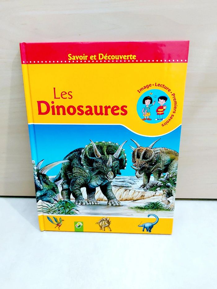 📚 Livre : Les dinosaures, savoir et découverte