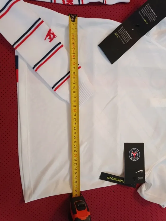 Tenue de foot PSG, Nike Authentique Officiel taille enfant 5/6 ans, Neuf - photo numéro 16