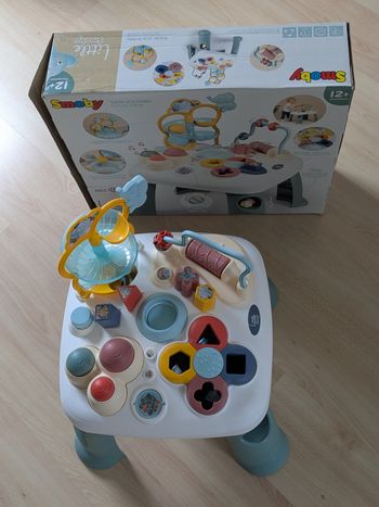 Table d'activités Smoby dès 12 mois neuve à venir chercher sur place
