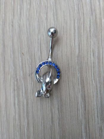 Piercing nombril dauphin