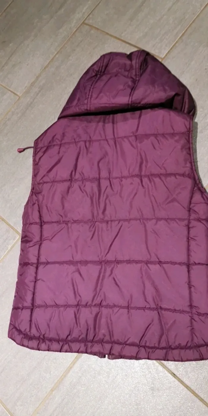 Doudoune violette sans manches capuche amovible T1 MIM - photo numéro 4