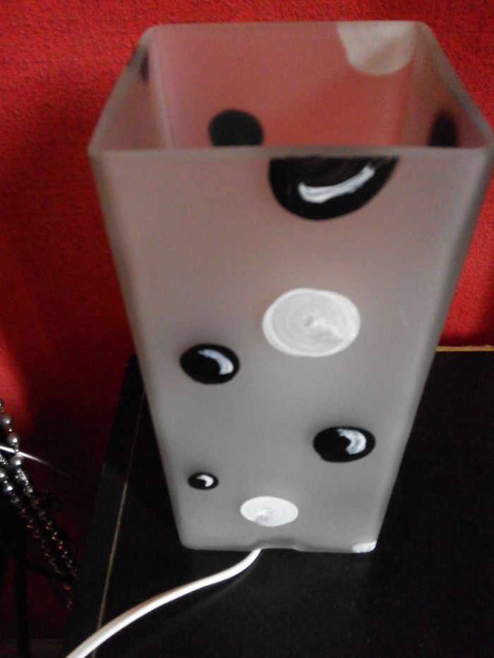 Faby27800 Lampe verre givré, pois noirs et blancs